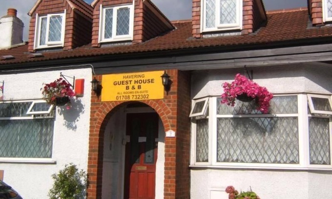 Pettits House | Havering Hotel