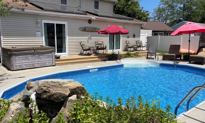 North Cape May House | Hawaiian Getaway in Cape May! Hot tub open year round! Dog friendly!