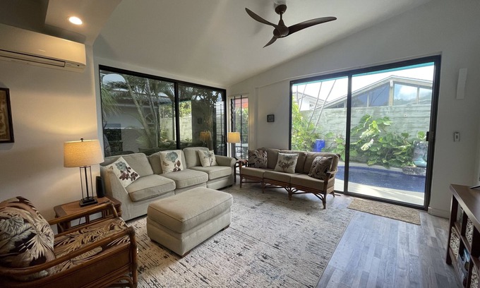Portlock House | Hawaiikai Paradise: Your Tranquil Retreat with Private Pooln