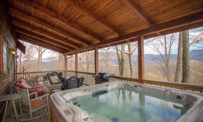 Vilas Cabin | Hawk Feather - Perfectly furnished, Hot Tub, Views, Pet Friendly and Immaculate!