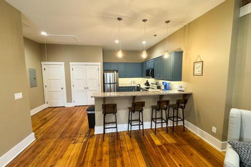 Waynesville Apartment | Hawkeye View