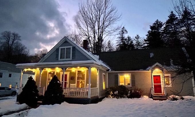 Cavendish House | Hawks Mountain Village Retreat - 10 minutes to Okemo!