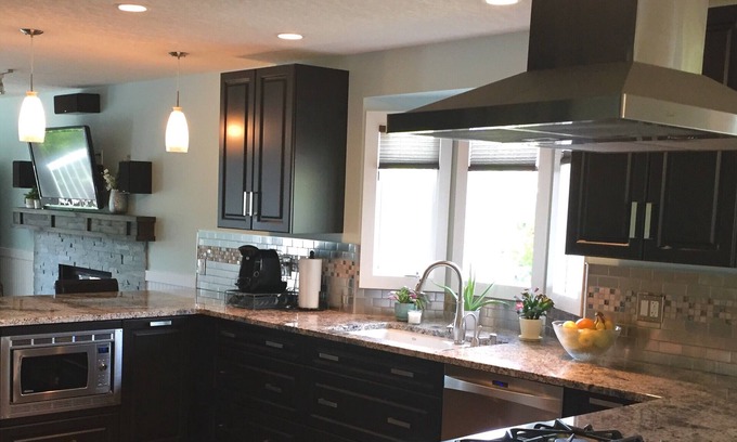 Hawkwood House | Hawkwood NW Bungalow! 3BR, 2BA Fully Upgraded, Stunning, Bright Main Floor!