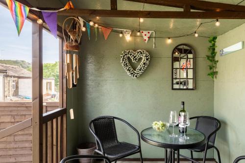 Haworth House | Haworth Haven Cottage - with Garden and Summerhouse