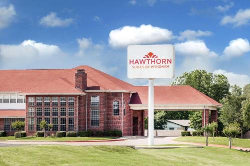 Irving Hotel | Hawthorn Suites Irving DFW South