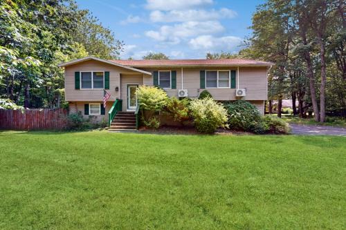 Pocono Summit House | Hawthorne Hideaway