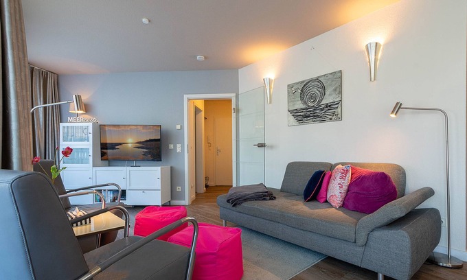 Kuhlungsborn Ost Apartment | HB-03 - Ostseeallee 3a "PIER K'BORN" Curr. HB-03 . "Time Out"