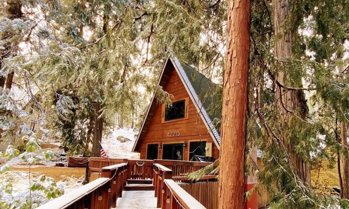 Sierra Cedars Cabin | HB Hideaway ~ Boho Treehouse Vibes in the Pines