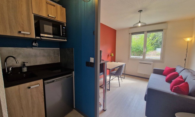 Secteur 1 Apartment | #HB | The Studious 📖 Europole | GEM | Tram