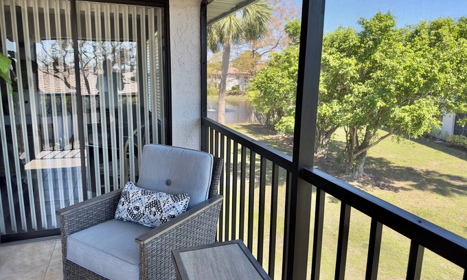 Trailer Estates Apartment | HC-near Beaches and IMG, Pool, Tennis, Pickleball, Shorewalk condo 2 Bedroom/2 Bath