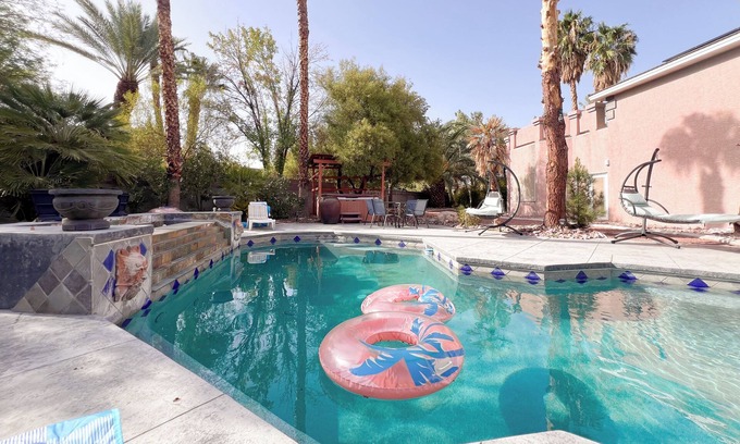 Spring Valley House | Healthy House for Sports Teams, Business Groups, Family Reunions, 22 people