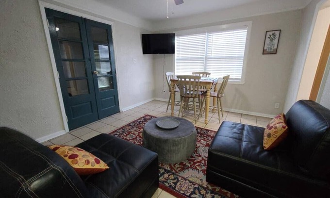Lakewood House | Heart of NOLA 3Bed /2 Bath by Ochsner!