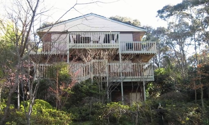Blackheath House | Hearthstone | Close to Govetts Leap lookouts and bushwalks