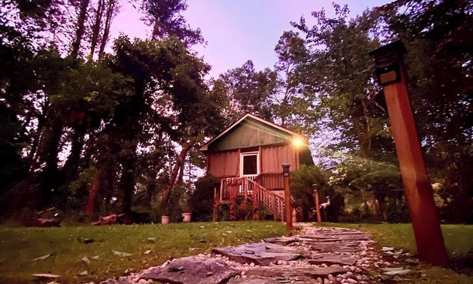 Skyland House | Heartwood Cottage | Tiny Home Retreat + Biltmore Pass | 10min to Asheville