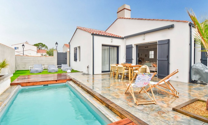 Noirmoutier-en-l'Ile Ski Chalet | Heated pool – House for 6 adults and 2 children