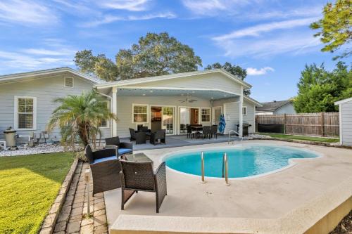 On Top of The World House | Heated Pool, Stylish Home - Grand Cypress Retreat