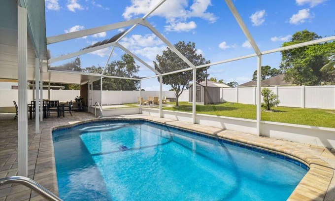 Spring Hill Villa | Heated Salt Water Pool, Outdoor Kitchen in a Private Home