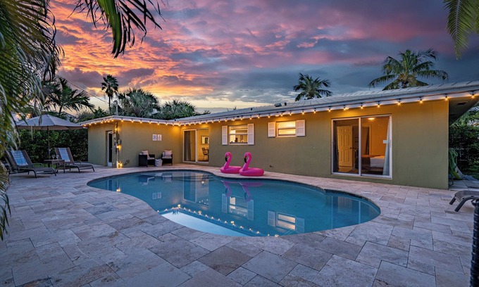 Singer Island House | Heated Saltwater Pool Avail! Walk to the Beach!