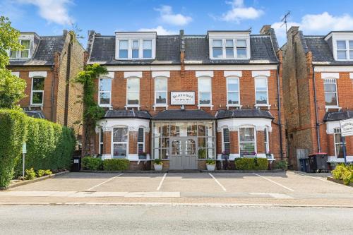 North Finchley House | Heatherbank Guest House