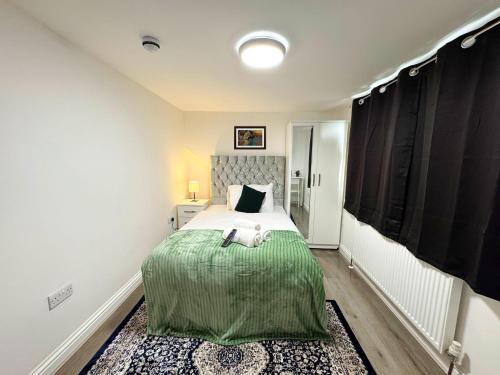 Harlington Bed & Breakfast | Heathrow Lodge BnB