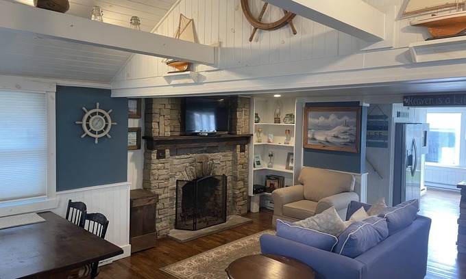 Clinton House | Heaven is a Little Beach House!
