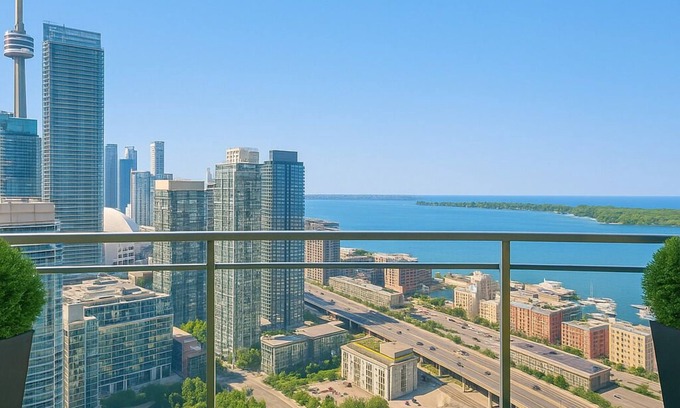 Toronto Entertainment District Hotel | Heaven Like Stays