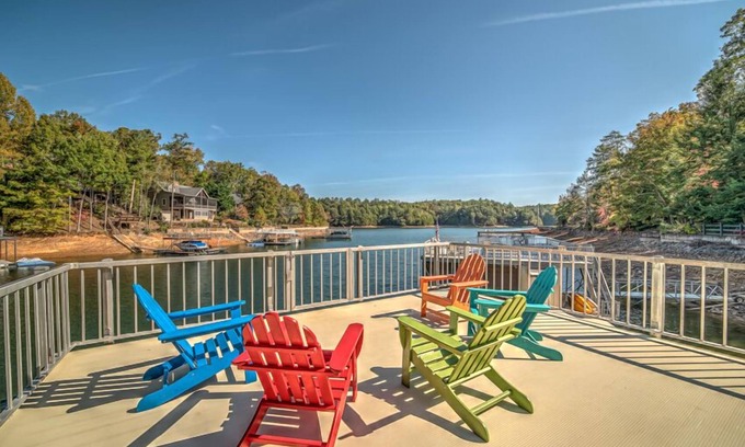 Necowa Cove Cabin | Heaven on the Lake - Lakefront | Hot Tub | Fire Pit | Game Room