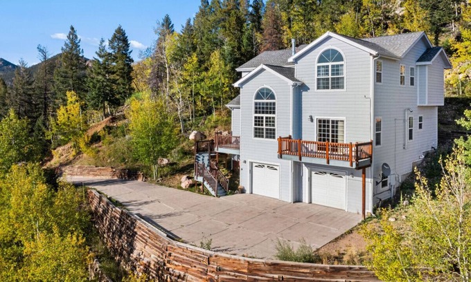 Conifer House | Heavenly Views Leavenworth