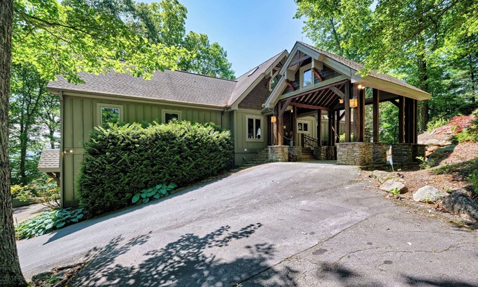 Cullowhee House | Heavenly Views - Luxury Mountain Home with Mountain and Lake views near Lake Glenville!