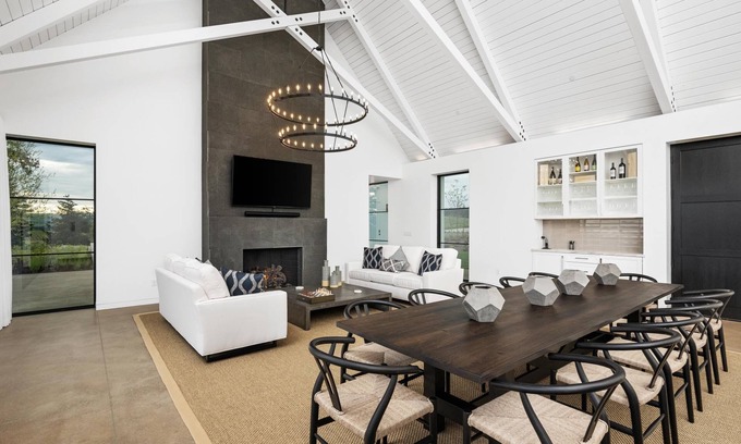 Yamhill House | Heavenly Vineyard Experience, Phenomenal Views, Pool & Hot tub, Indoor/Outdoor Living on 80 Acres