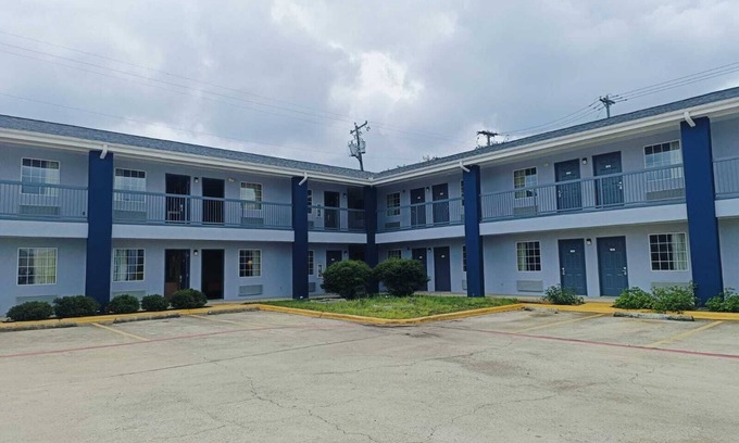 Harker Heights Hotel | Heights Inn by Townhouse Harker Heights, TX