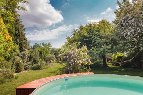 Oberricklingen Apartment | Heimathafen Hannover- Big House with swimmingpool, sauna and garden