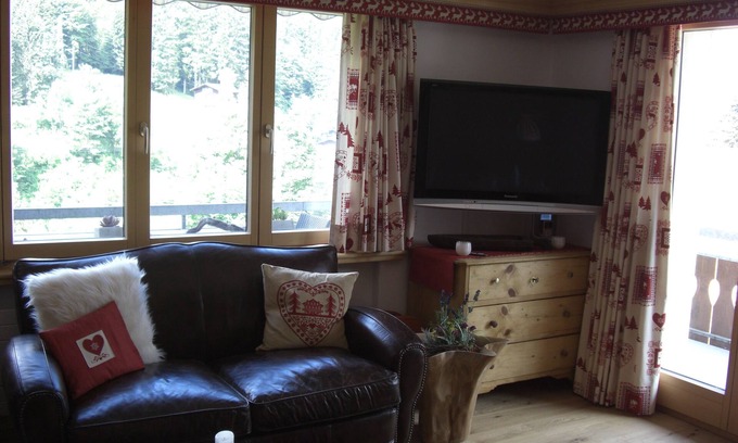 Klosters Platz Apartment | Heimelige Ferienwohnung mit Balkon Nähe Bahnhof/skilift in Klosters zu Vermieten