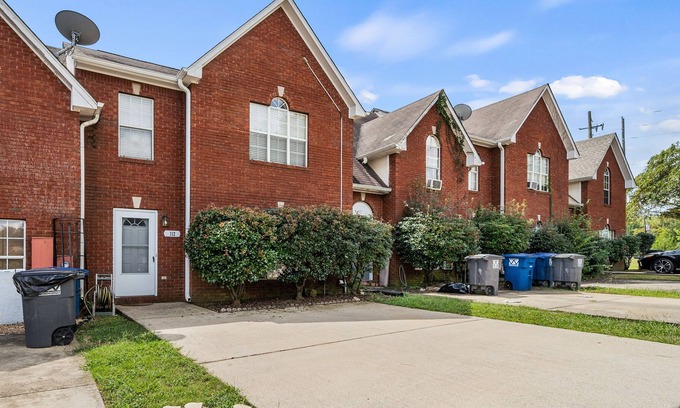 Helena House | Helena Townhouse with Space for everyone