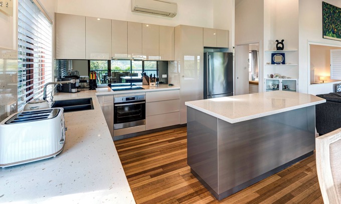 Hamilton Island House | Heliconia 10 Newly Renovated House