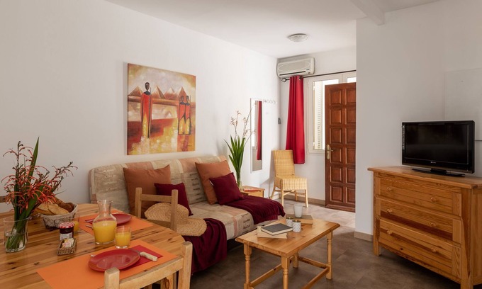 Cargese Apartment | Helios2 4/6pers -2 bedrooms - beach 5 mn walk, heated pool 28 degrees