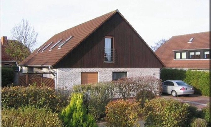 Harlesiel Apartment | Helle und Gemütliche Obergeschosswohnung in Einem Doppelhaus