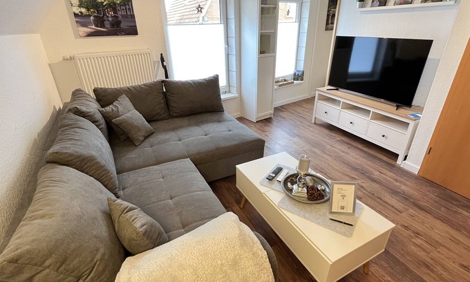 Emden Apartment | Helle, Zentral Gelegene Ferienwohnung, 42m², Max. 2 Pers