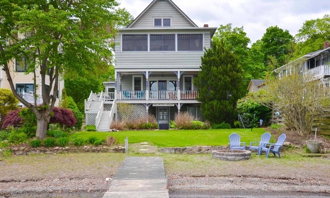 Dundee Cottage | Helvetia House: Historical Lake Home on Keuka Lake Wine Trail!