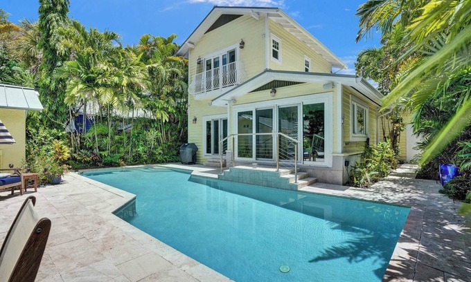 Colee Hammock House | Hemingway House Summa