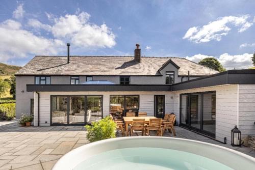 Oswestry House | Hen Llwyn By Birch Stays New Home