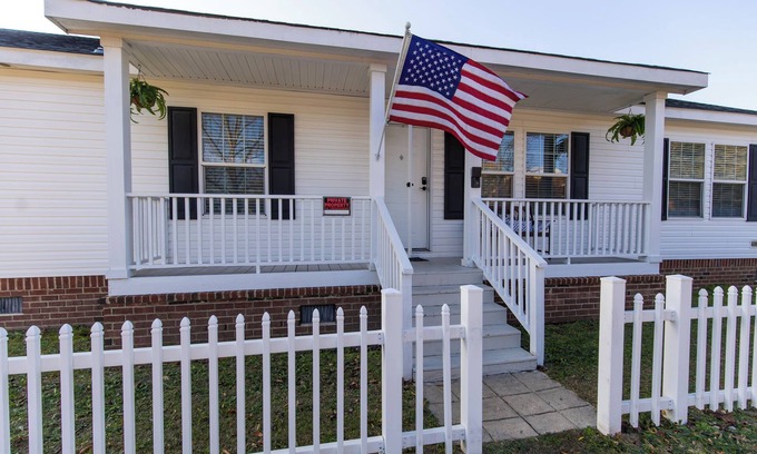 Lexington House | Hendrix Hideaway
