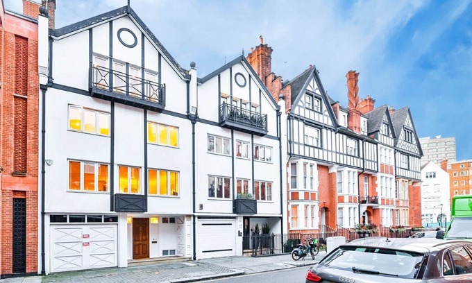 Knightsbridge Apartment | Herbert Townhouse - Six Bedroom Apartment, Sleeps 12
