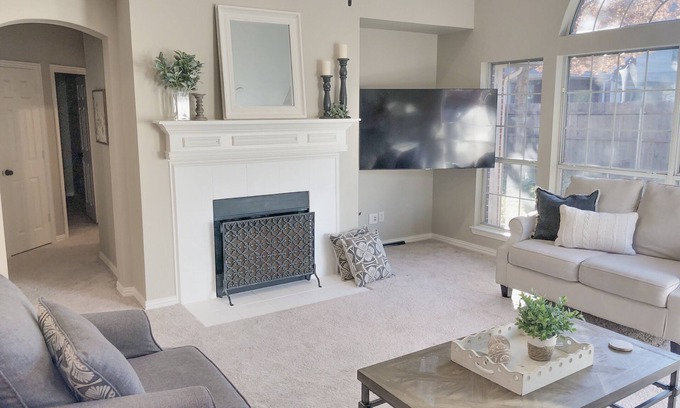 Keller House | Heritage Home: Four Bedroom Family Friendly
