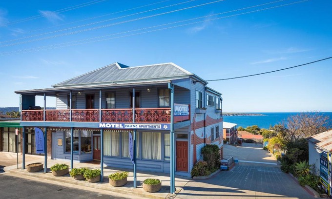 Eden Hotel | Heritage House Motel & Units