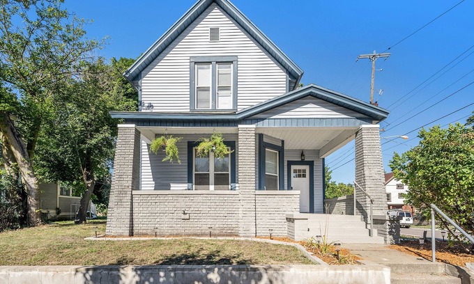 Grand Rapids House | Heritage Landing