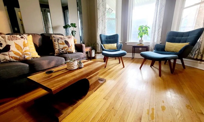 Hermosa House | Hermosa House ECO-HOME - Quiet, Peaceful 3BR + Free Parking by Logan Square