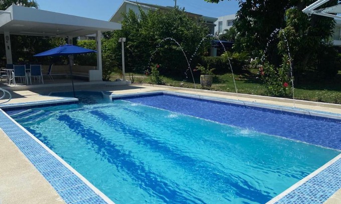 Girardot Villa | HERMOSA VILLA FAMILIAR CONDOMINIO CAMPESTRE EL PEÑON Piscina Privada Campo de Golf