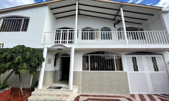Anapoima House | Hermosa y espaciosa casa familiar en Anapoima