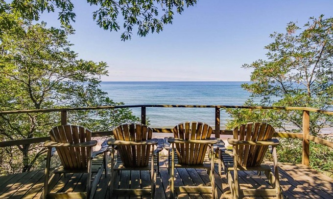 Holland House | Heron Creek